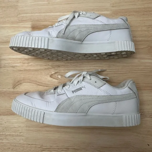 SALE! Women’s Puma White Golf Shoes - Picture 3 of 5